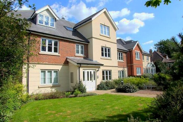 2 Bedroom Flat For Sale In Pampisford Road, South Croydon/Purley Borders, CR2