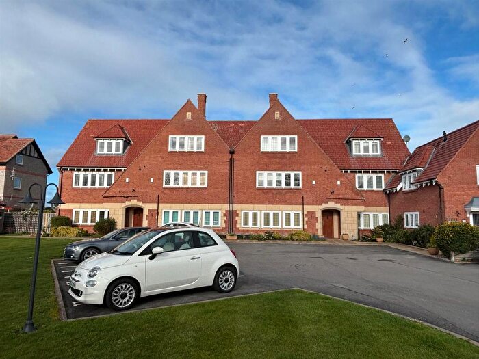2 Bedroom Flat For Sale In Meols Court, Meols Drive, Hoylake, CH47