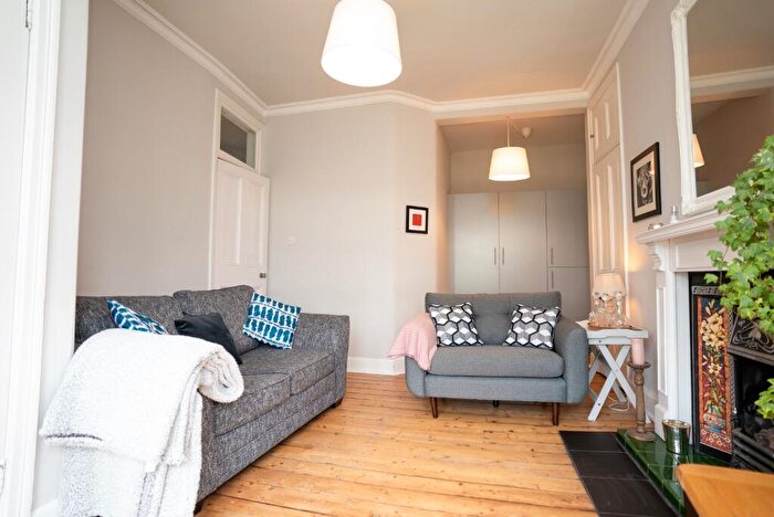 1 Bedroom Flat To Rent In Springvalley Terrace, Morningside, Edinburgh, EH10