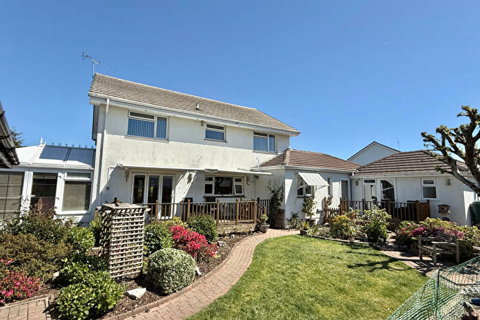 5 Bedroom Detached House For Sale In Laurel Close, St Leonards, BH24