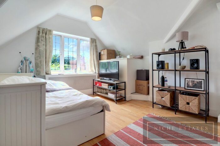 1 Bedroom Studio To Rent In Great North Road, London, N6