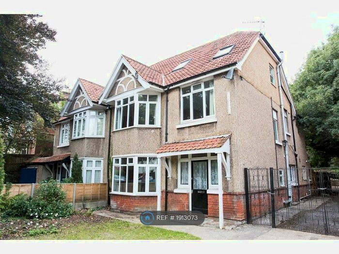 8 Bedroom Semi-Detached House To Rent In Belmont Road, Southampton, SO17