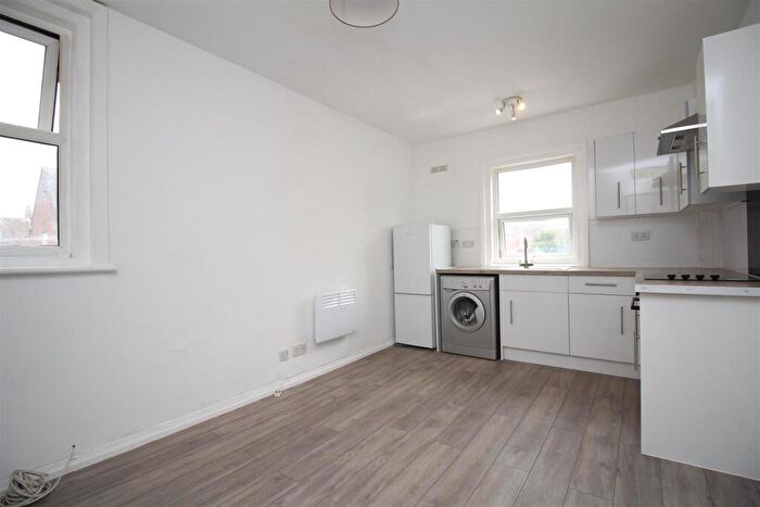 1 Bedroom Flat To Rent In Oxford Road, Canterbury, CT1