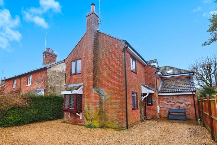 4 Bedroom Detached House For Sale In Forge Lane, Marlborough, SN8
