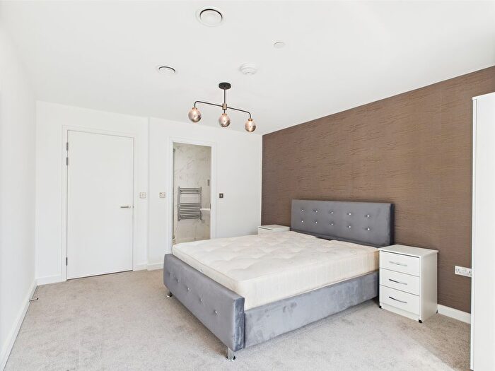 2 Bedroom Flat To Rent In Sheepcote Street, City Centre, Birmingham, B16