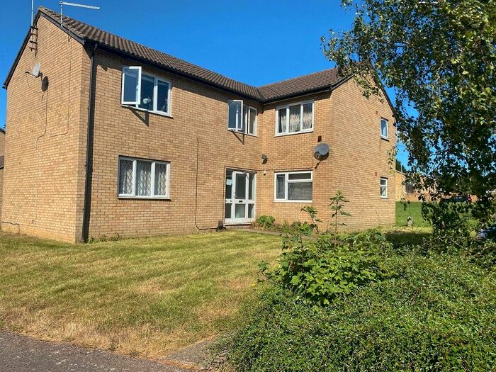 Studio To Rent In Repton Close, Luton, LU3