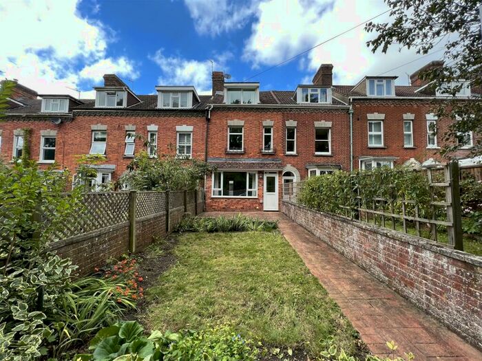 3 Bedroom Town House To Rent In Wyndham Terrace, Salisbury, SP1