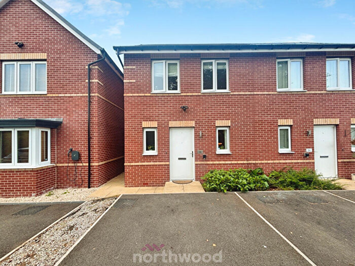 2 Bedroom Detached House For Sale In Viking Way, Doncaster, DN7