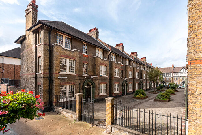 2 Bedroom Apartment To Rent In Worth Grove, London, SE17