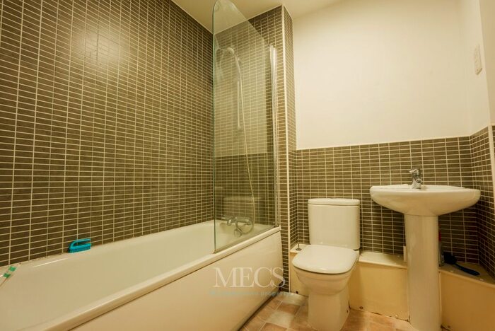 1 Bedroom Flat For Sale In Longleat Avenue, Birmingham, West Midlands, B15