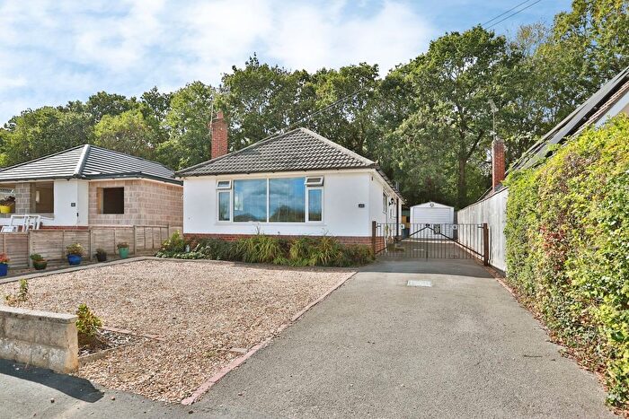 3 Bedroom Bungalow To Rent In Keighley Avenue, BH18