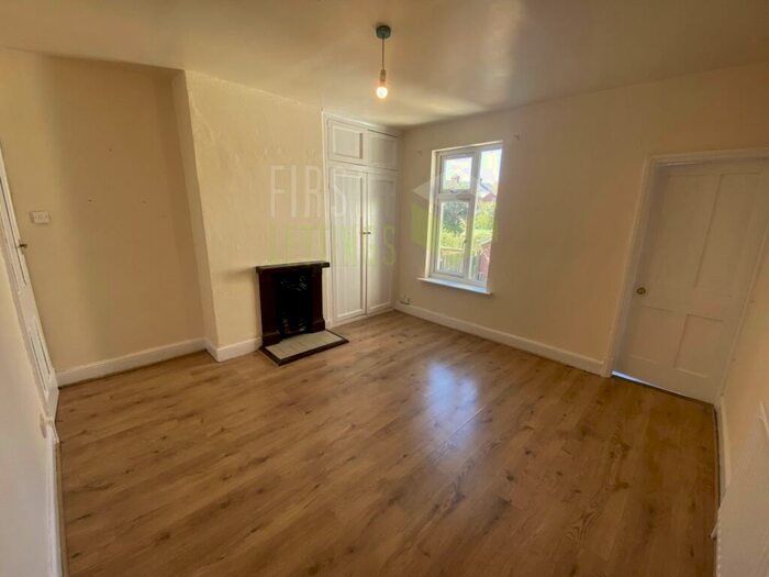 2 Bedroom Terraced House To Rent In New Park Road, Leicester, LE2