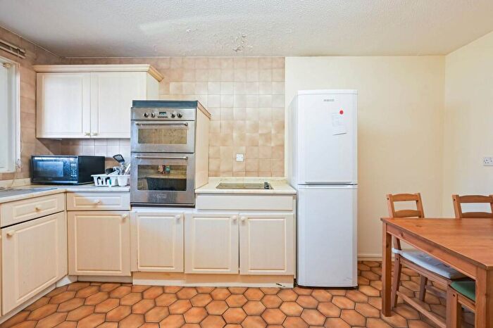 3 Bedroom Flat For Sale In Wynford Road, , Barnsbury, London, N1