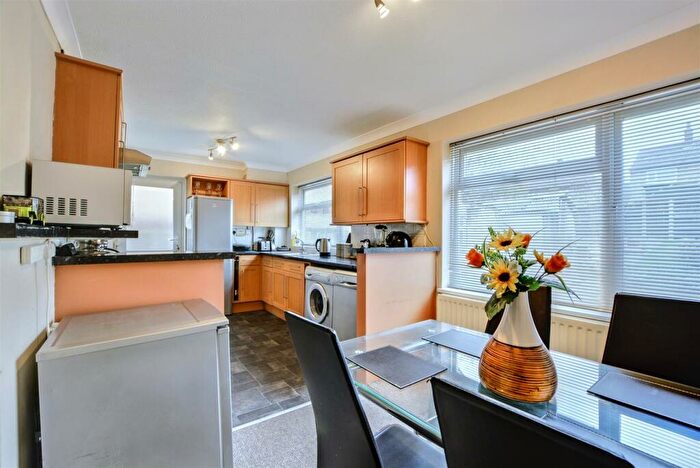 3 Bedroom Semi-Detached House For Sale In Kilvington Road, Arnold, Nottingham, NG5