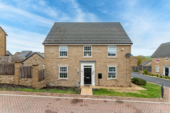 4 Bedroom Detached House For Sale In Hewenden Drive, Cullingworth, West Yorkshire, BD13