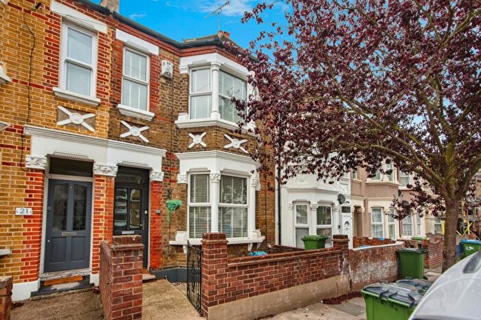 3 Bedroom Terraced House To Rent In Gatling Road London, SE2