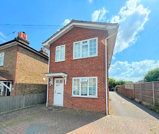 1 Bedroom Flat To Rent In Chertsey, Surrey, KT16