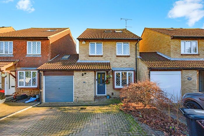 4 Bedroom Detached House For Sale In Beverley Gardens, St. Albans, AL4