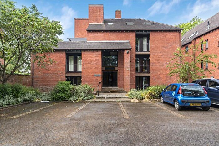 2 Bedroom Apartment For Sale In Apsley Court, Oxford, OX2