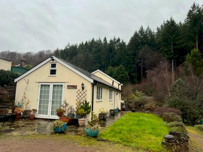 1 Bedroom Semi-Detached House To Rent In , GL14