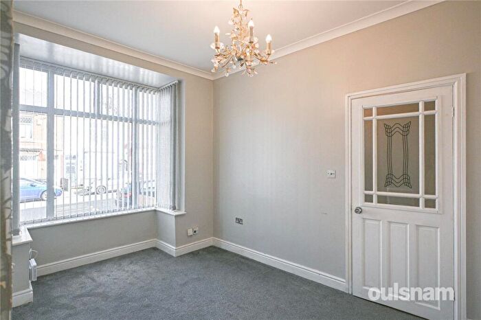 3 Bedroom Terraced House For Sale In Beakes Road, Smethwick, West Midlands, B67