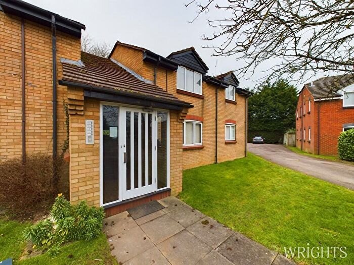Apartment To Rent In Nash Close, Welham Green., AL9
