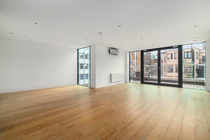 3 Bedroom Flat To Rent In Berwick Street, Soho, W1F