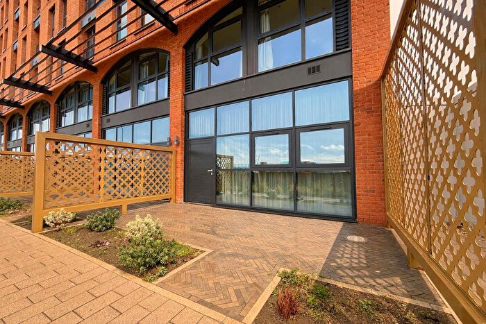 2 Bedroom Flat To Rent In Triskelion Way, Aquitania, Liverpool, L3