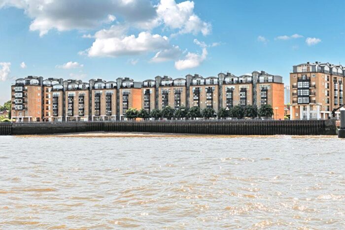 2 Bedroom Apartment To Rent In Rotherhithe Street London, SE16