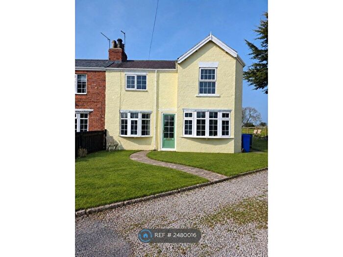 3 Bedroom Semi-detached House To Rent In Chapel Lane, Hull, HU12