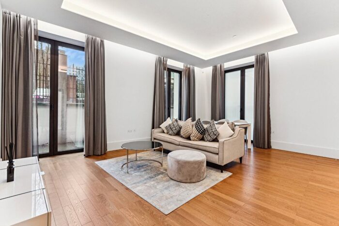 1 Bedroom Flat To Rent In Lancer Square, Campden Hill, W8