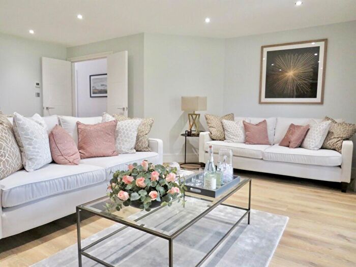 3 Bedroom Apartment To Rent In London Road, Aston Clinton, Aylesbury, HP22