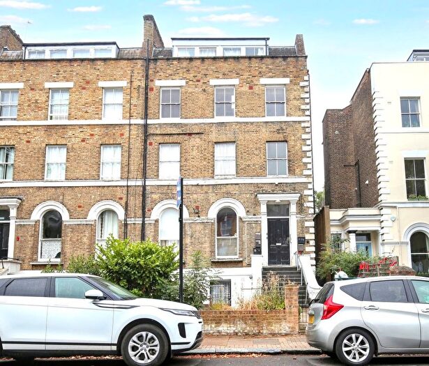 2 Bedroom Flat For Sale In (E) Aubert Park, Highbury, N5