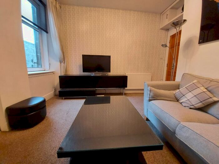 1 Bedroom Flat To Rent In Bon Accord Terrrace, The City Centre, Aberdeen AB11