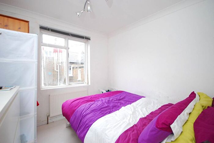 Studio To Rent In Dawes Road, Fulham Broadway, London, SW6