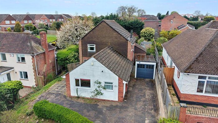 4 Bedroom Detached House For Sale In Chapel Hill, Tilehurst, Reading, RG31
