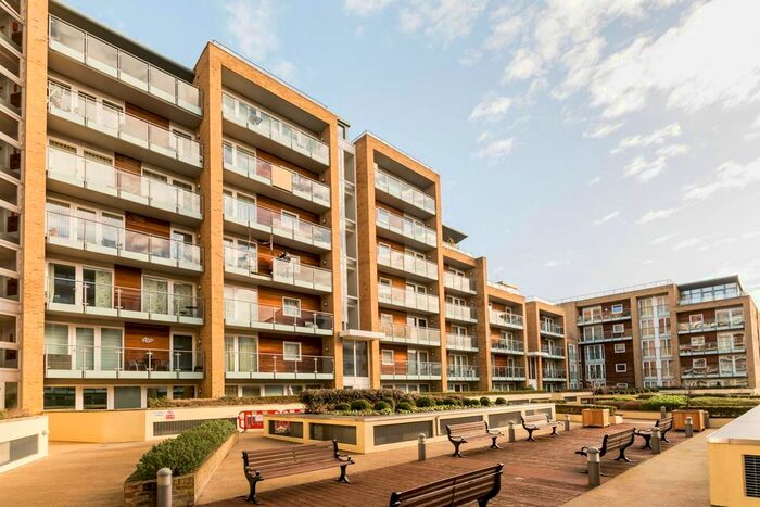 2 Bedroom Flat To Rent In Viridian Apartments, Battersea Park Road., Nine Elms, London, SW8
