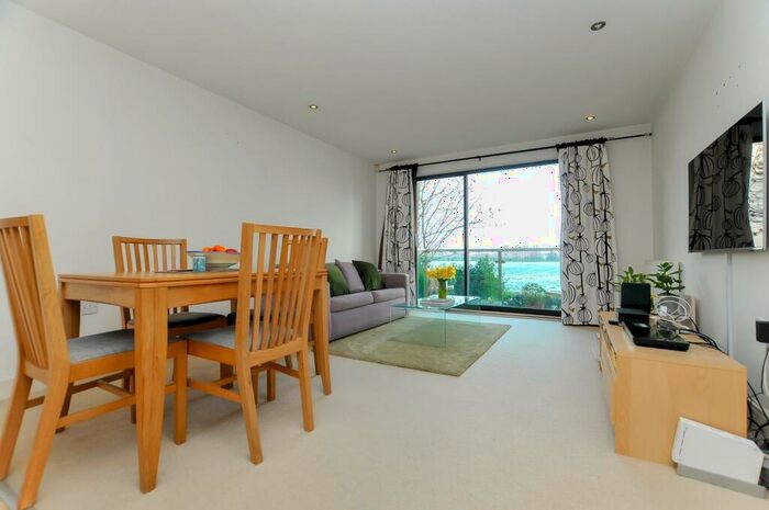 2 Bedroom Flat For Sale In Green Lanes, London, N4