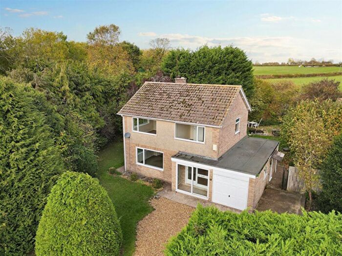 3 Bedroom Detached House For Sale In Fullwell, Bozeat, NN29