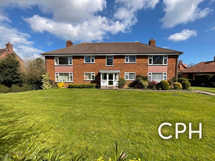 2 Bedroom Flat For Sale In - Hackness Road, Scarborough, YO12