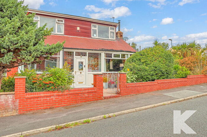 3 Bedroom Semi-Detached Bungalow For Sale In Keswick Avenue, Chadderton, OL9