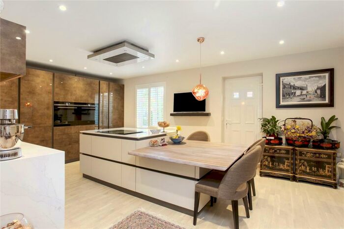 3 Bedroom Apartment To Rent In Trevelyan Court, Windsor, Berkshire, SL4