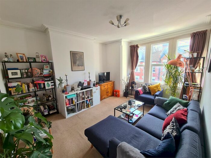 2 Bedroom Flat To Rent In Park Hall Road, East Finchley, N2