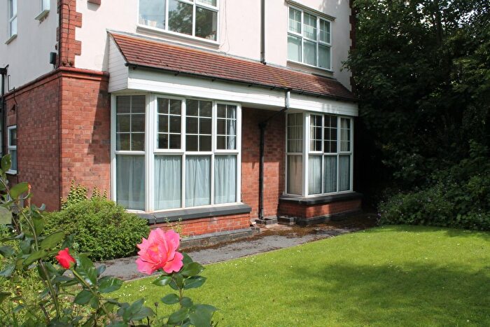 1 Bedroom Flat To Rent In Private Road, Nottingham, NG5