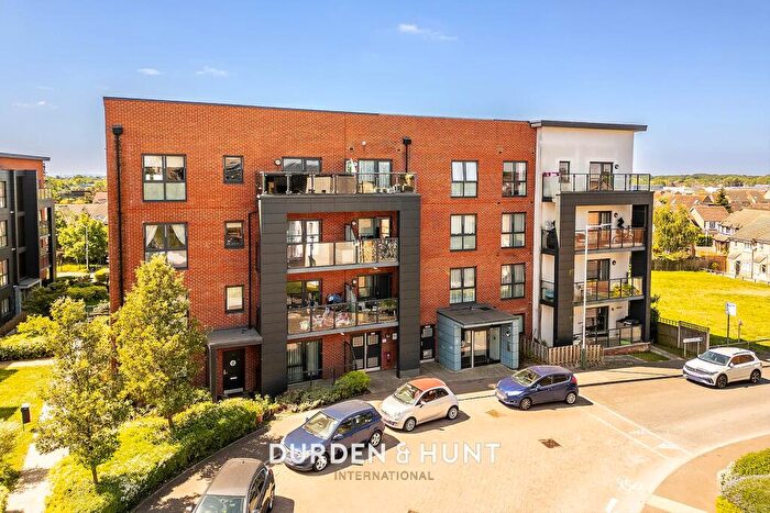 1 Bedroom Apartment To Rent In Firwood Lane, Harold Wood, RM3