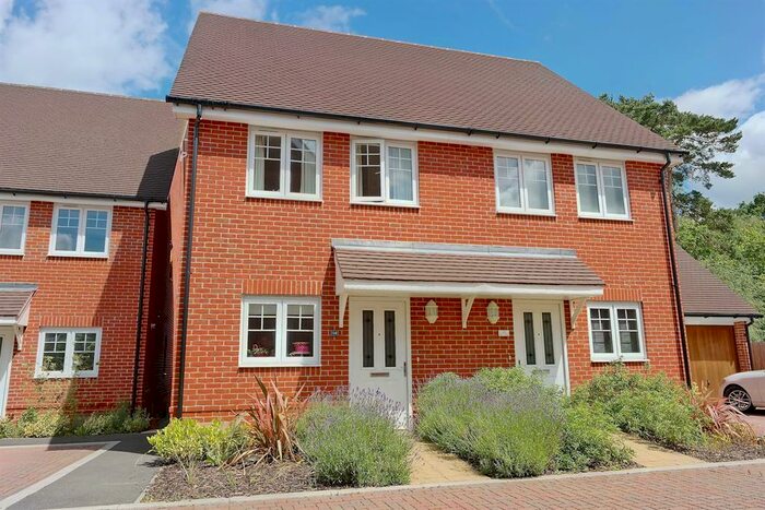 2 Bedroom Semi-Detached House To Rent In Kiln Close, Finchampstead, Berkshire, RG40