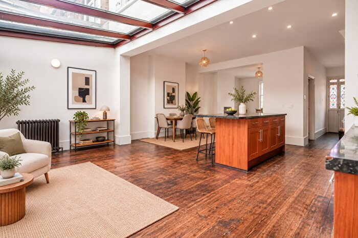 3 Bedroom Semi-Detached House For Sale In Gordon Road, South Woodford, Redbridge, London, E18