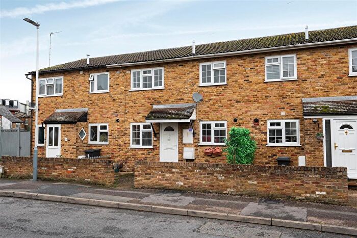 1 Bedroom Detached House To Rent In Frays Waye, Cowley, Uxbridge, UB8