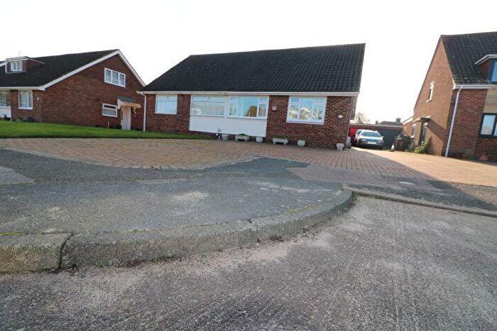 3 Bedroom Bungalow For Sale In Burleigh Close, Rochester, ME2