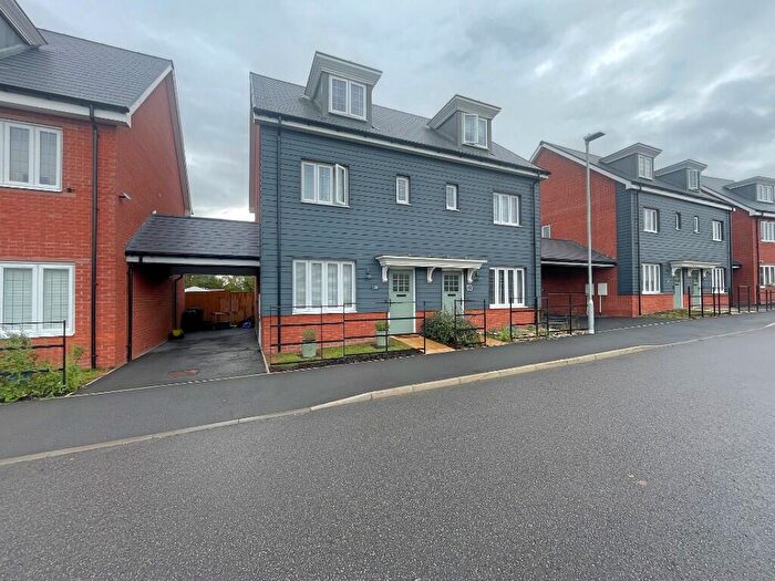 3 Bedroom Semi-Detached House For Sale In Ager Avenue, Tiptree, CO5